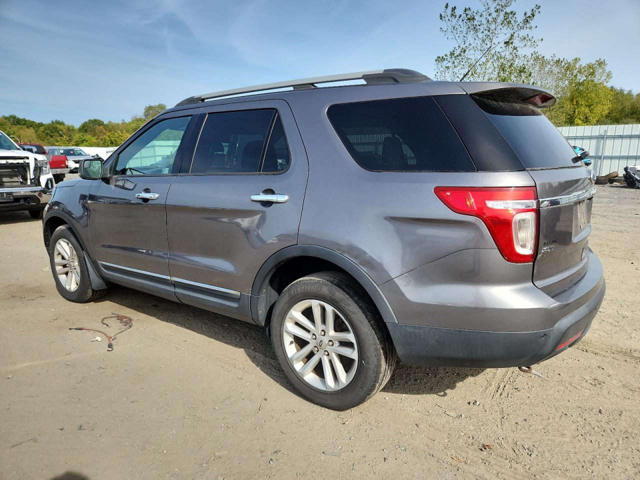 2011 Ford Explorer Xlt - Фото 2
