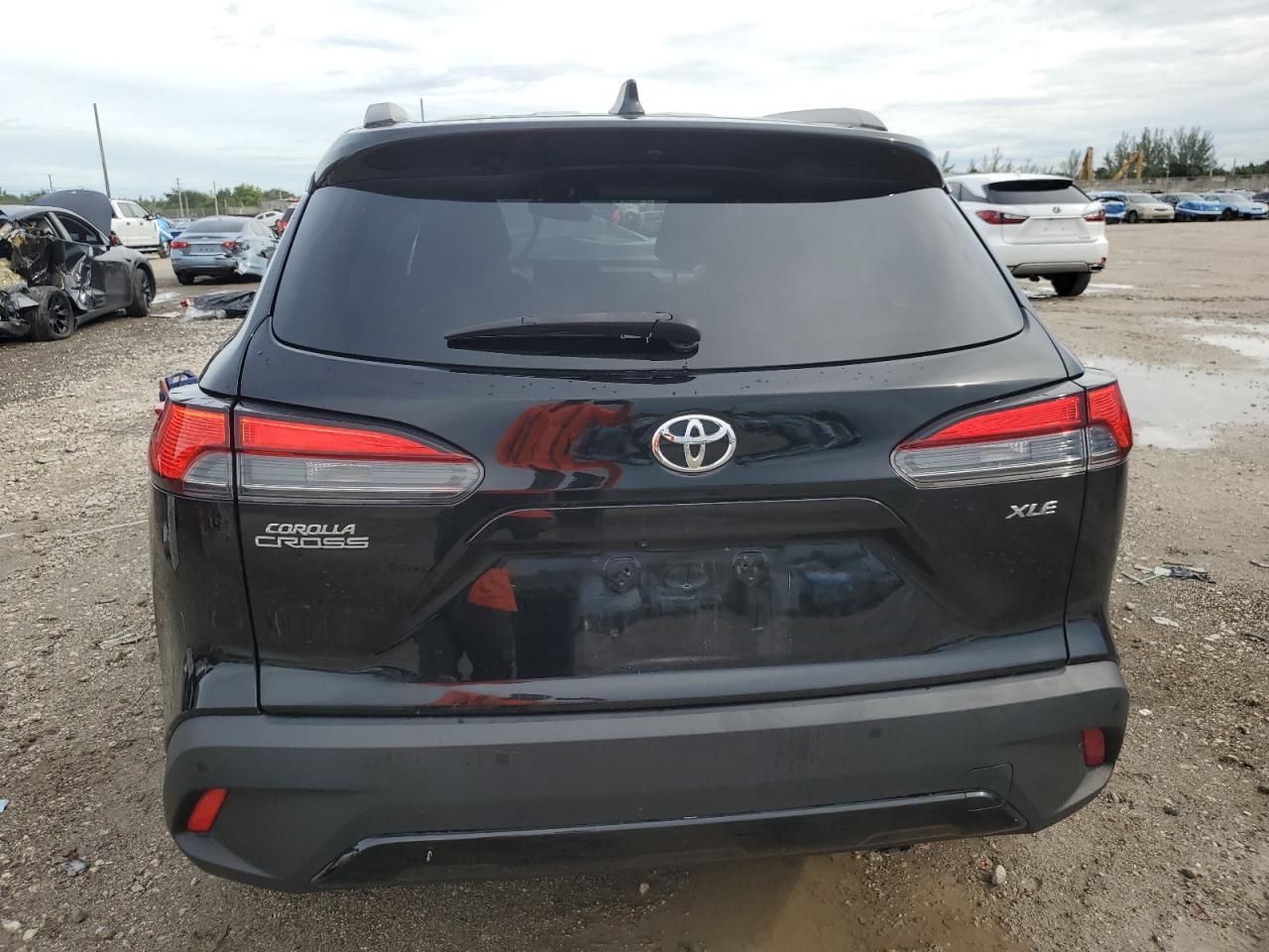 2022 Toyota Corolla Cross Xle - Фото 6