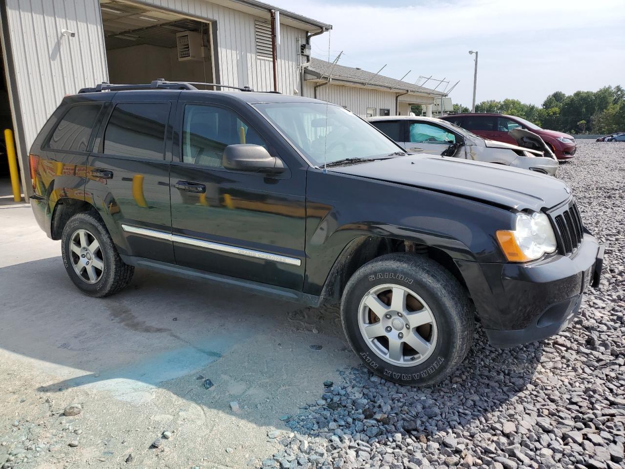 2010 Jeep Grand Cherokee Laredo - Image 4