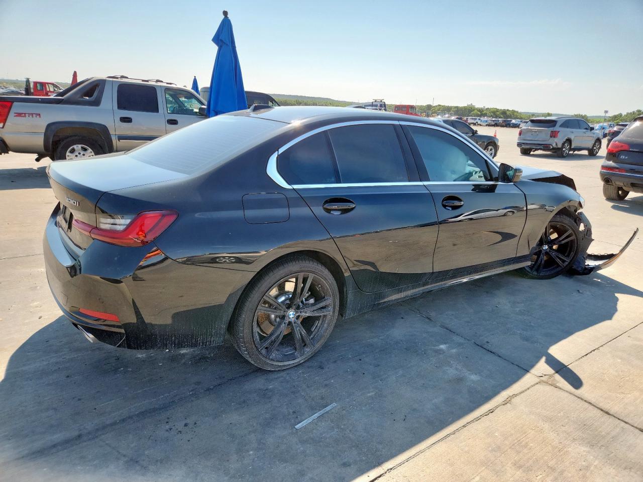 2025 BMW 330I - Image 3