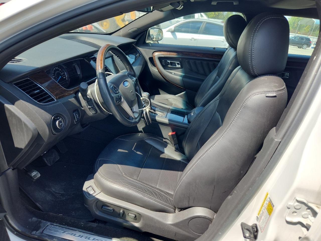 2013 Ford Taurus Limited - Image 7