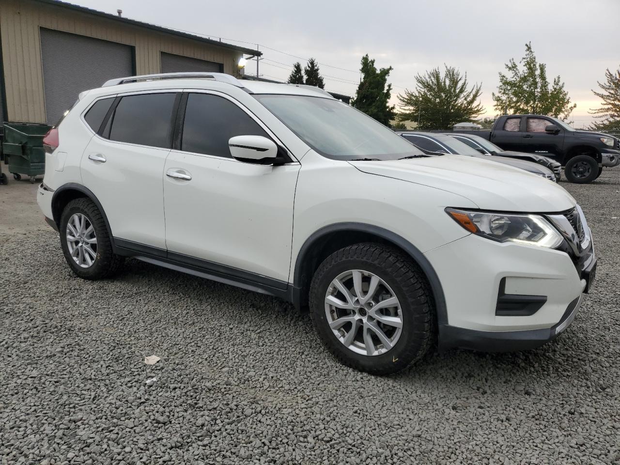 2019 Nissan Rogue S - Фото 4