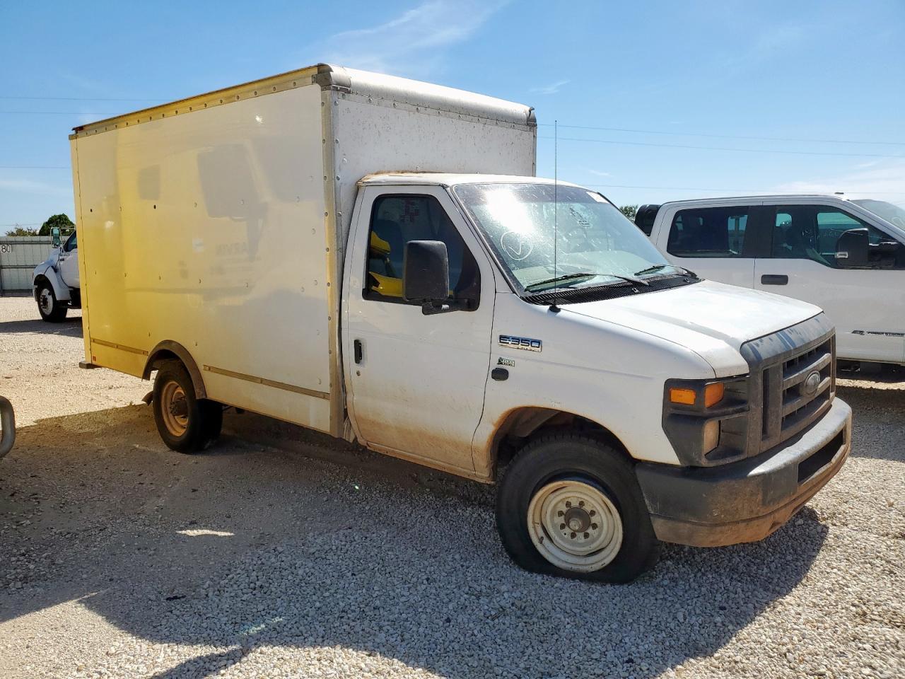 2014 Ford Econoline E350 Super Duty Cutaway Van - Фото 4