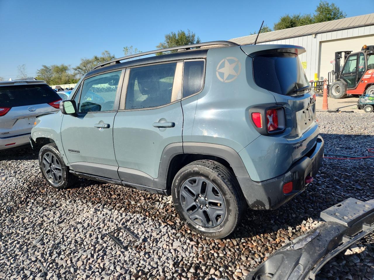 2017 Jeep Renegade Trailhawk - Фото 2