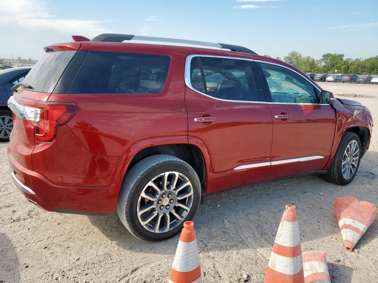 2023 GMC Acadia Denali - Фото 3