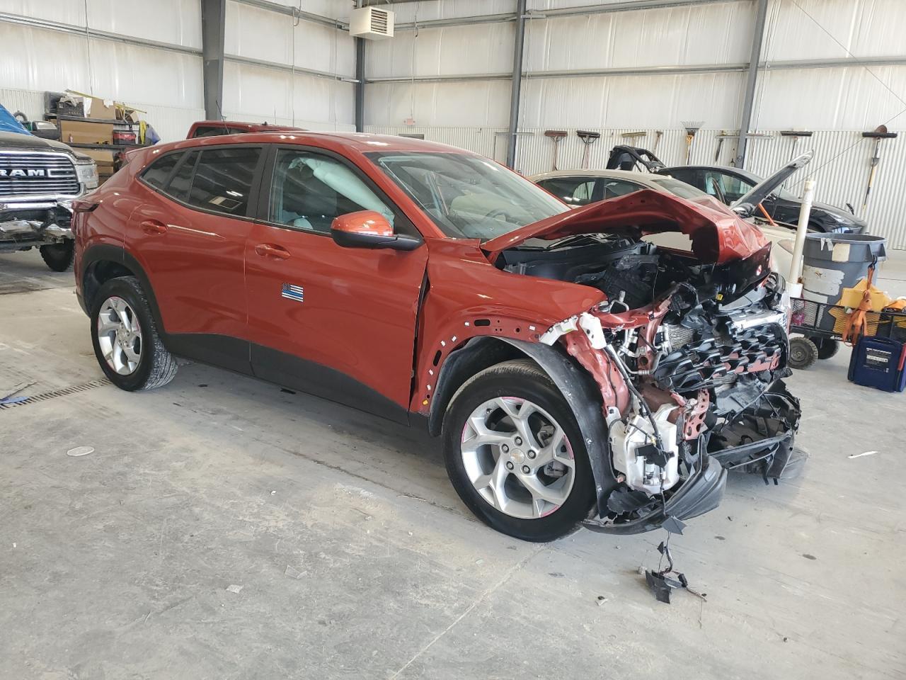 2024 Chevrolet Trax Ls - Фото 4