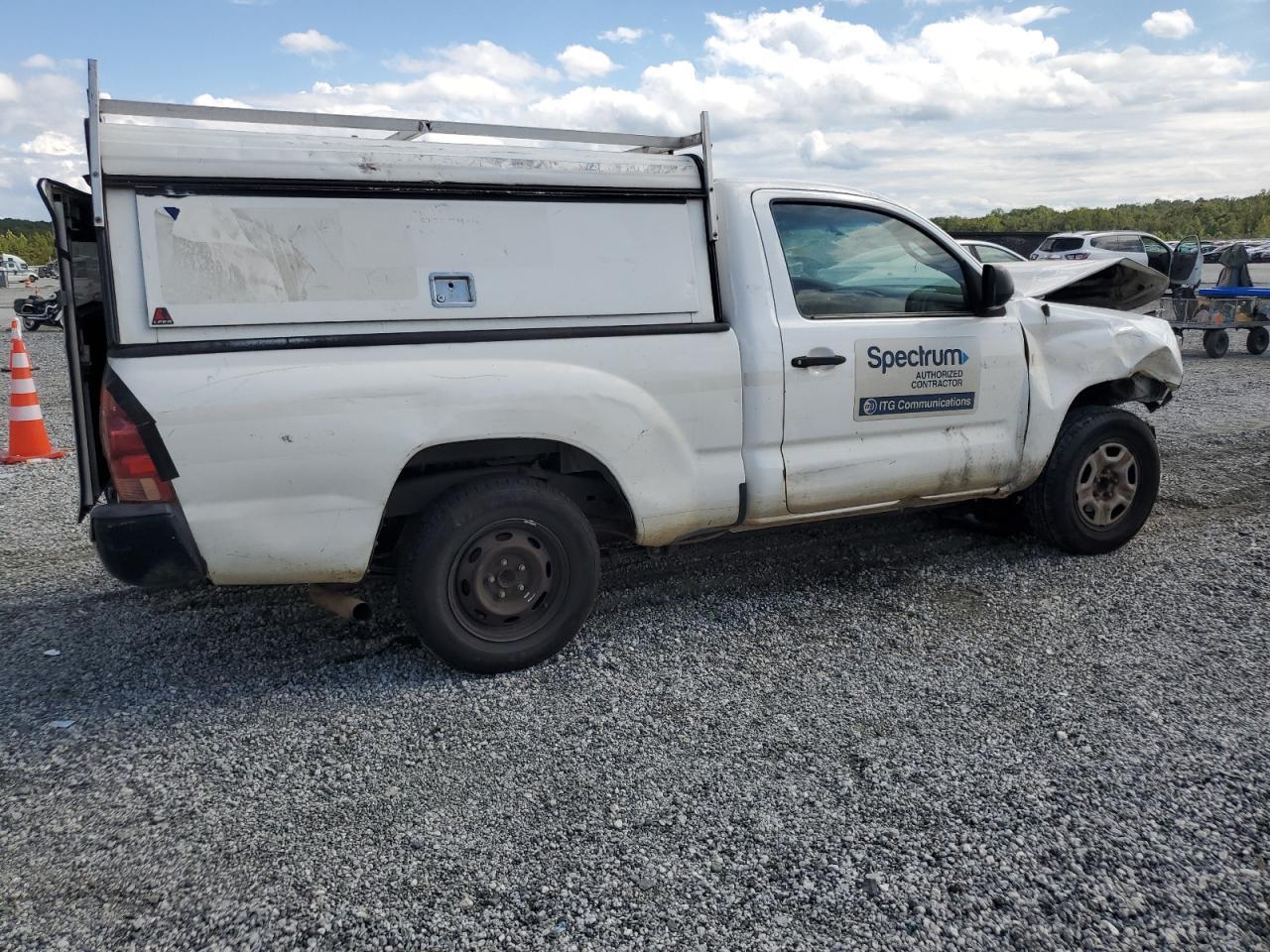 2013 Toyota Tacoma - Фото 3