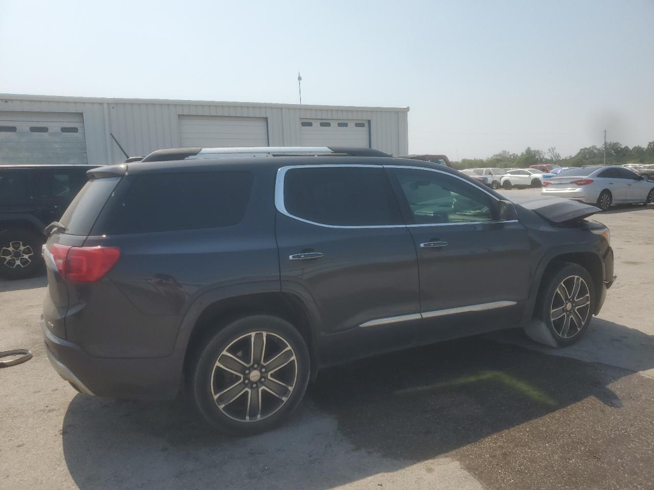 2017 GMC Acadia Denali - Image 3