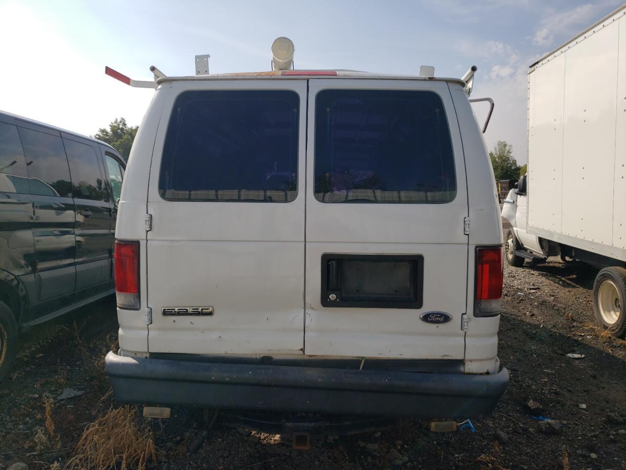 2006 Ford Econoline E250 Van - Фото 6