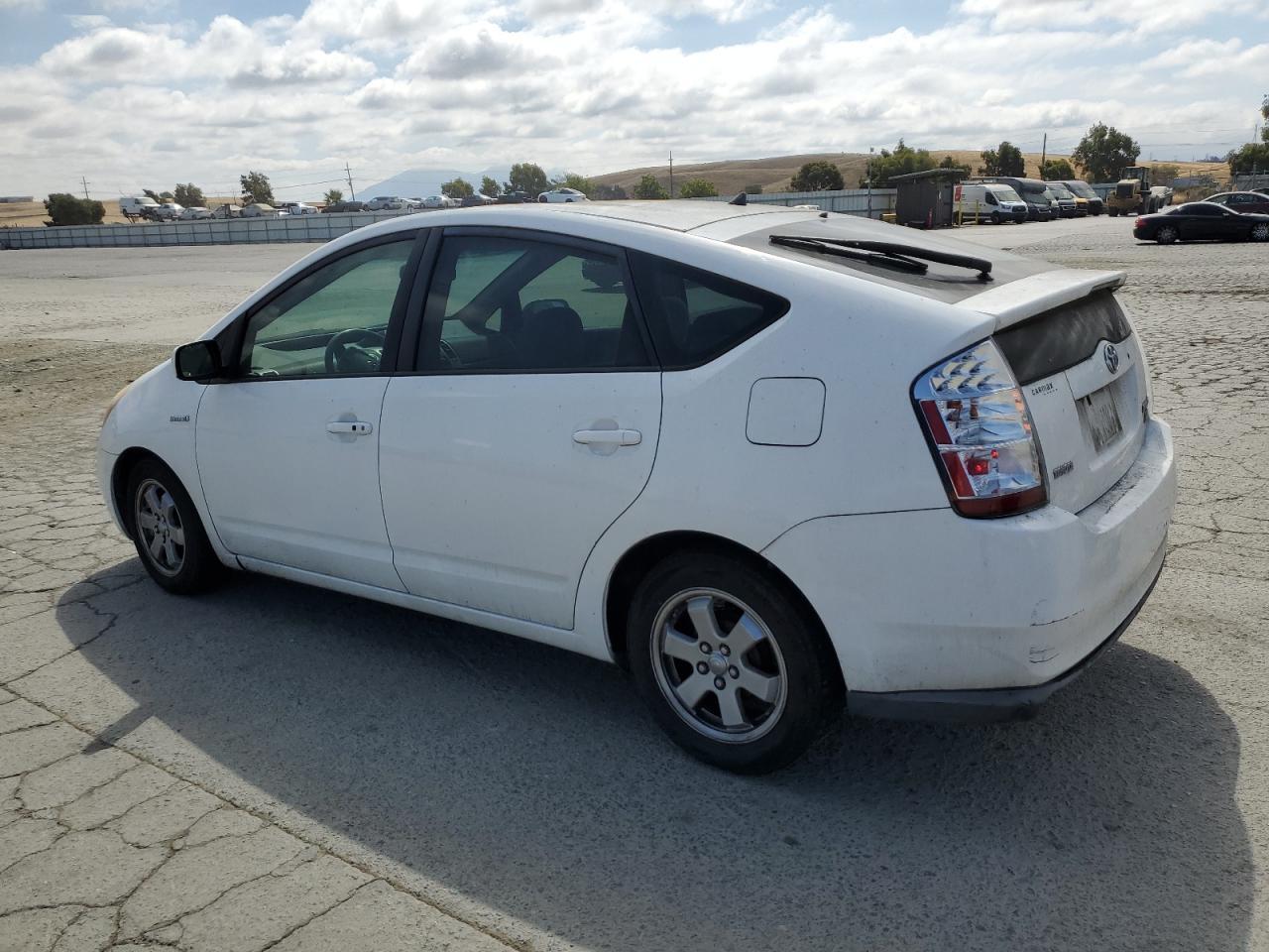 2007 Toyota Prius - Image 2
