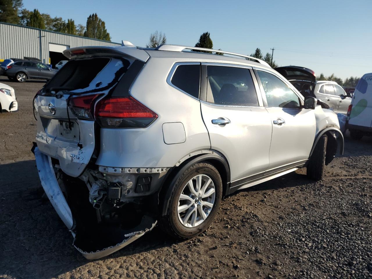 2017 Nissan Rogue S - Фото 3
