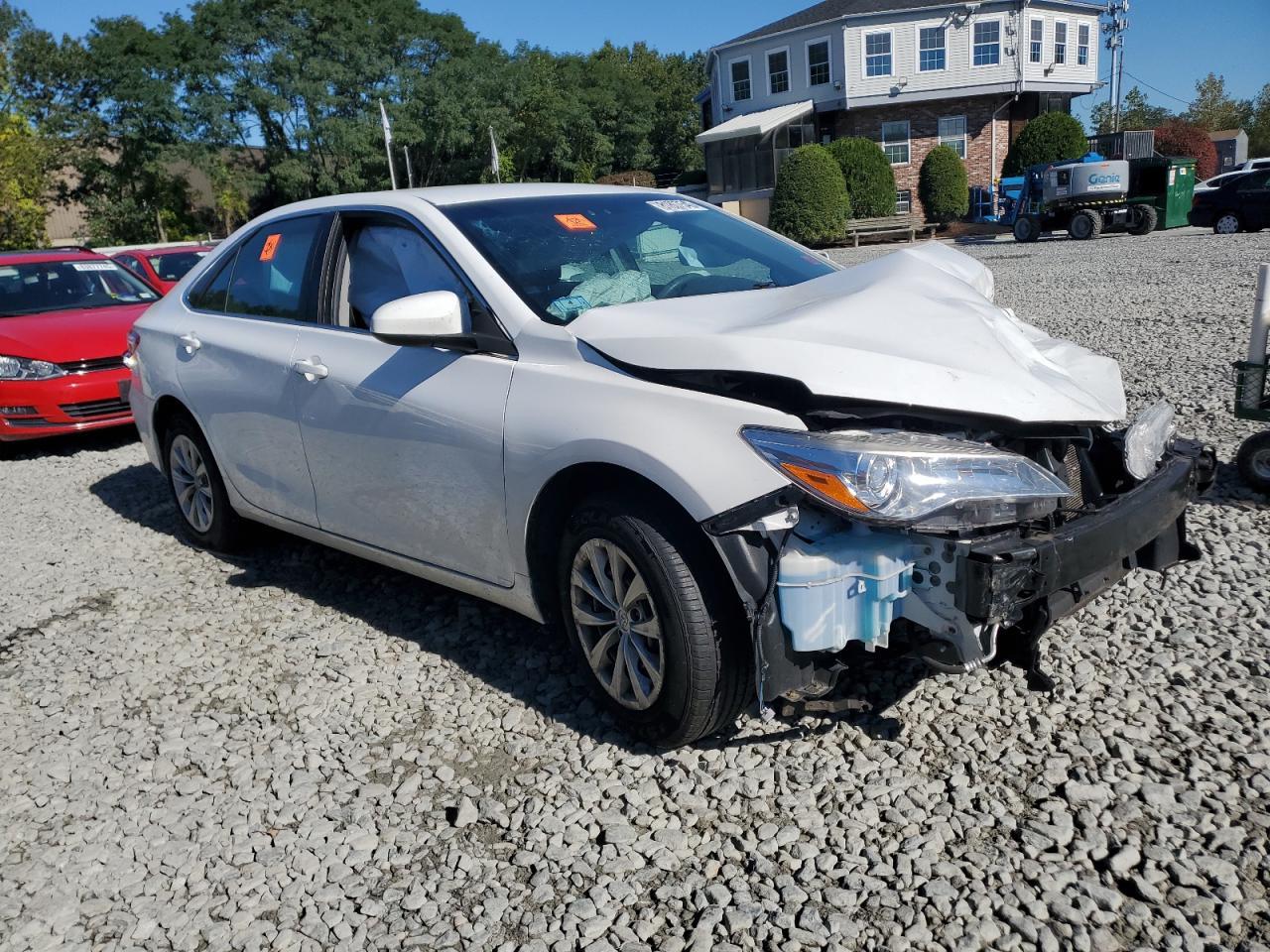 2017 Toyota Camry Le - Image 4