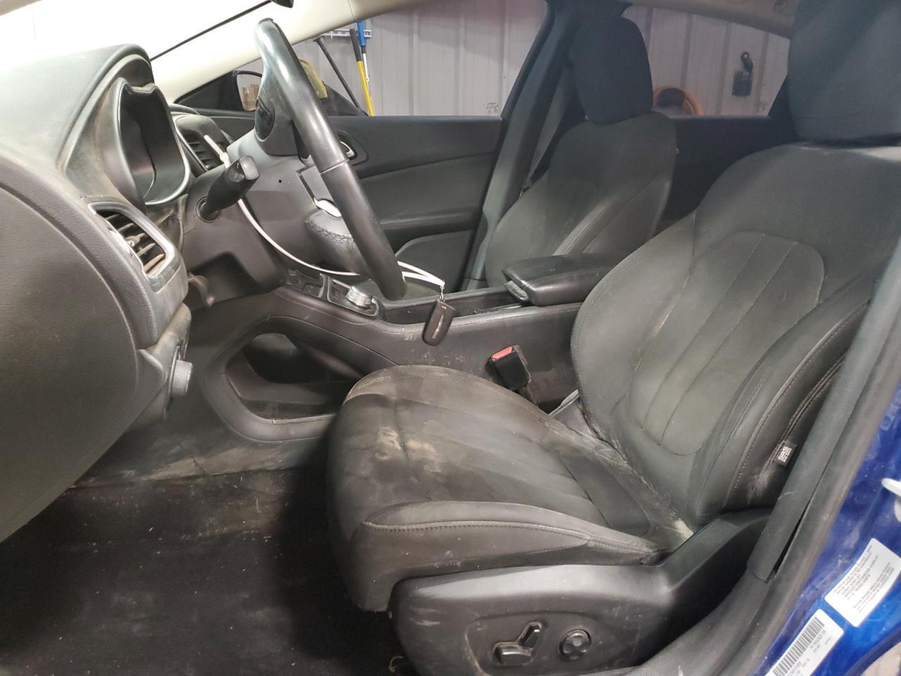 2015 Chrysler 200 Limited - Фото 7