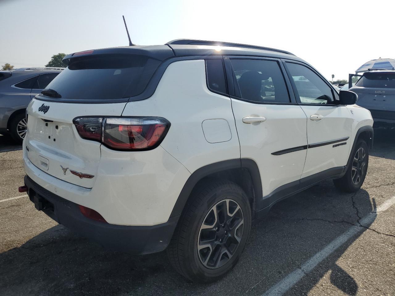 2019 Jeep Compass Trailhawk - Image 3