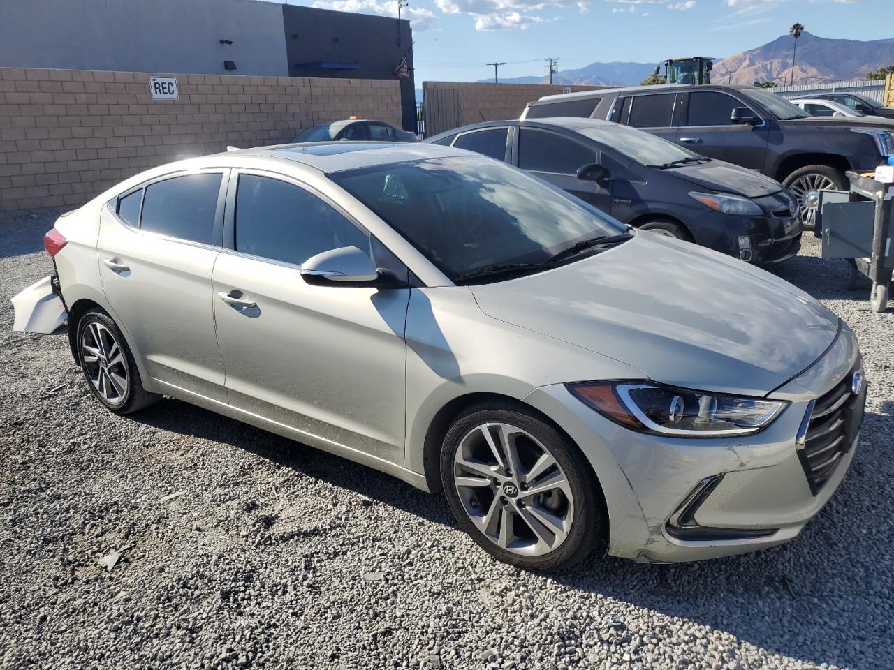 2018 Hyundai Elantra Sel - Фото 4