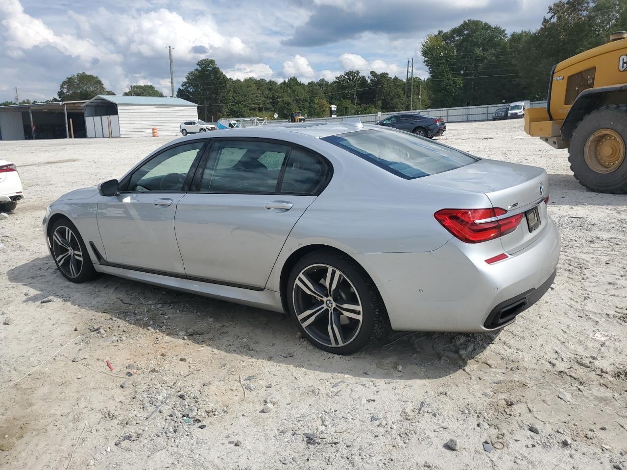 2016 BMW 750 Xi - Фото 2