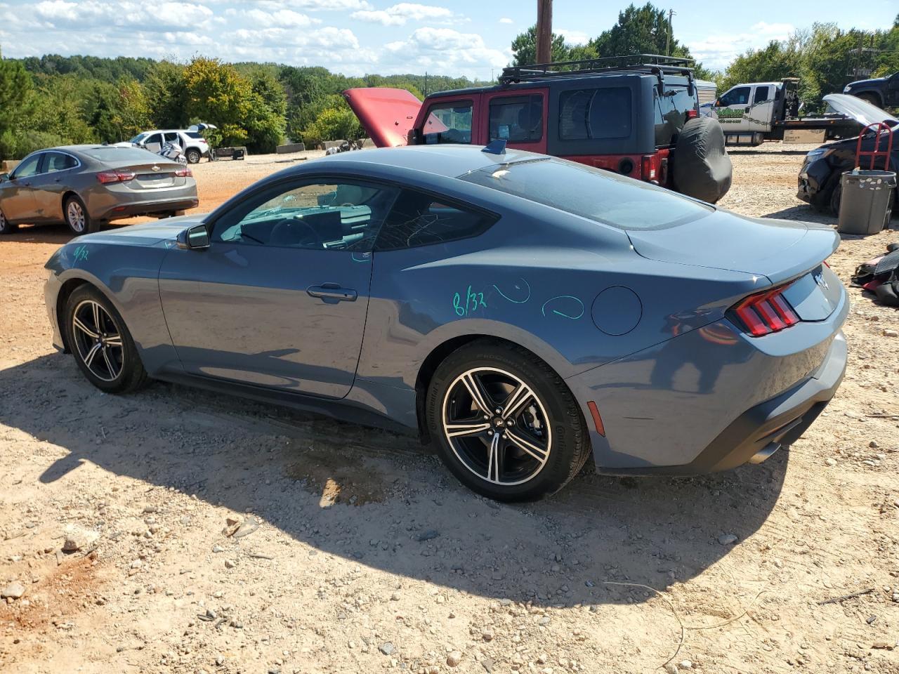 2025 Ford Mustang - Фото 2