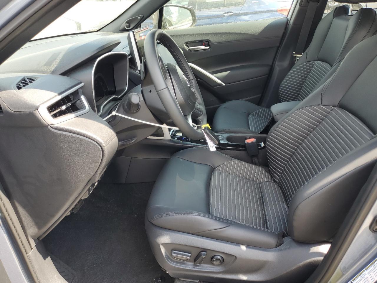 2025 Toyota Corolla Cross Se - Фото 7