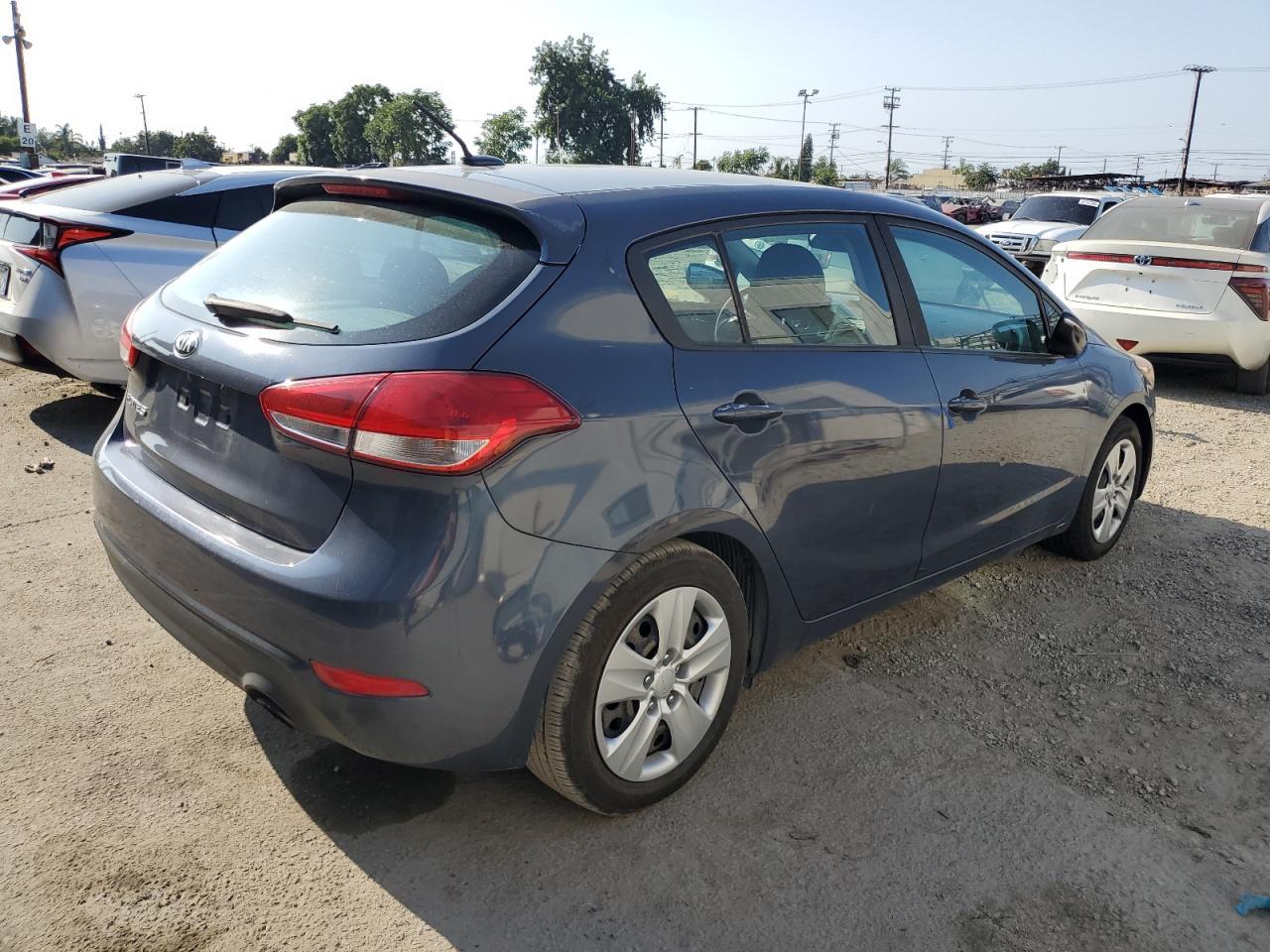 2016 Kia Forte Lx - Image 3