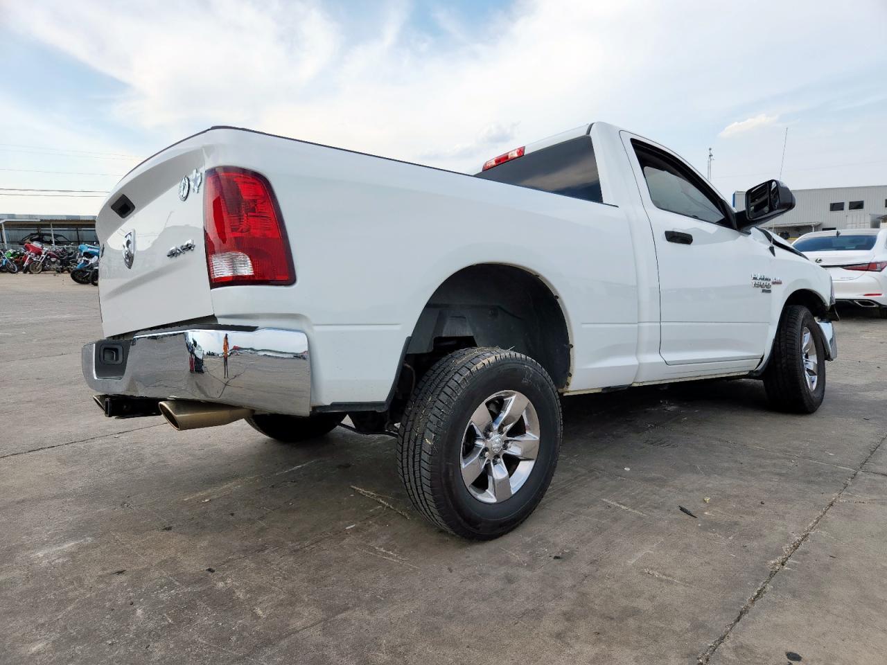 2019 Ram 1500 Classic Tradesman - Фото 3