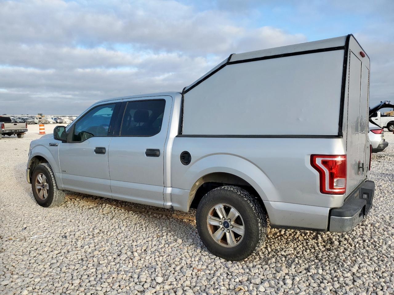 2016 Ford F150 Supercrew - Фото 2