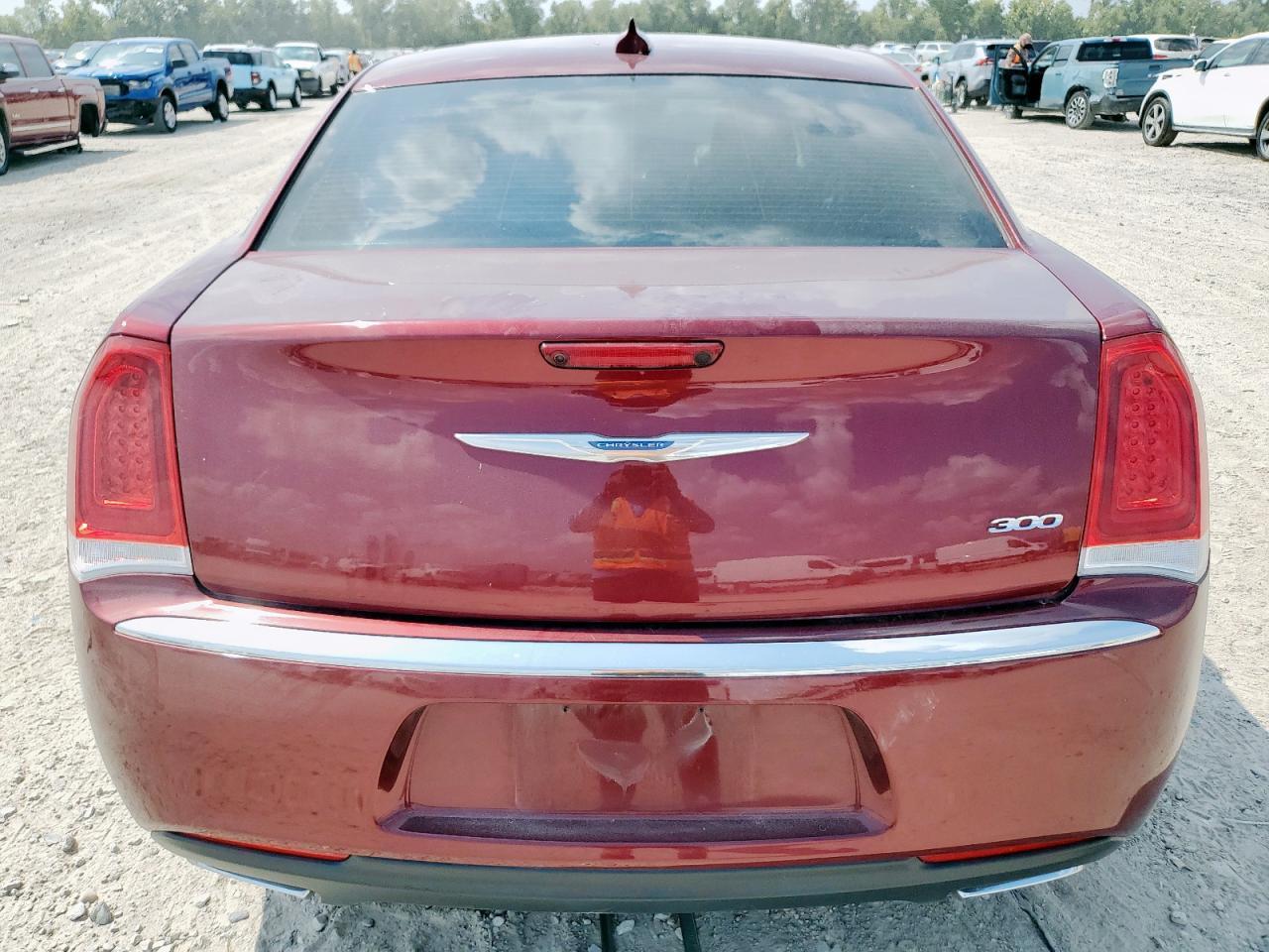 2018 Chrysler 300 Touring - Фото 6