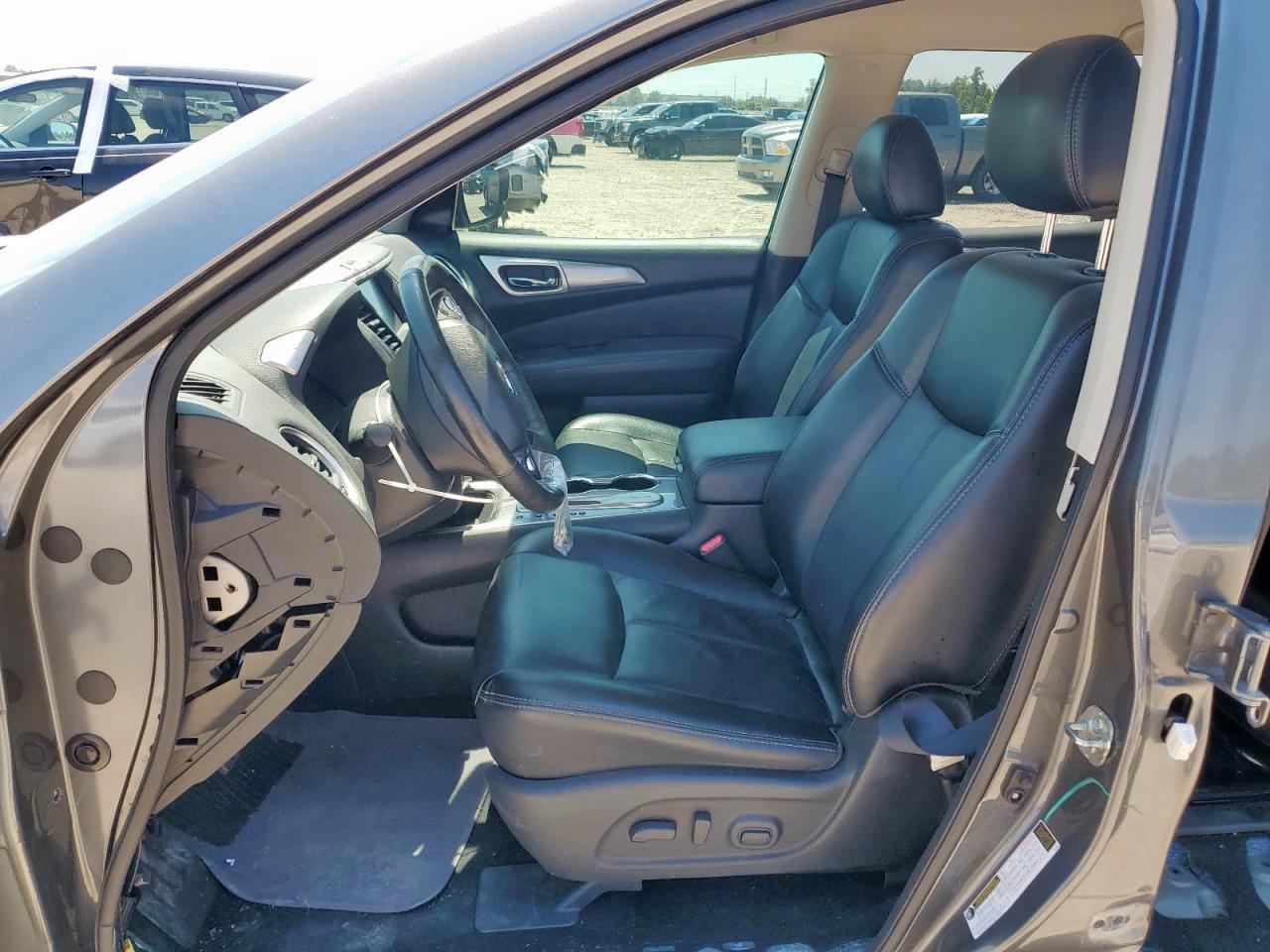 2019 Nissan Pathfinder S - Image 7
