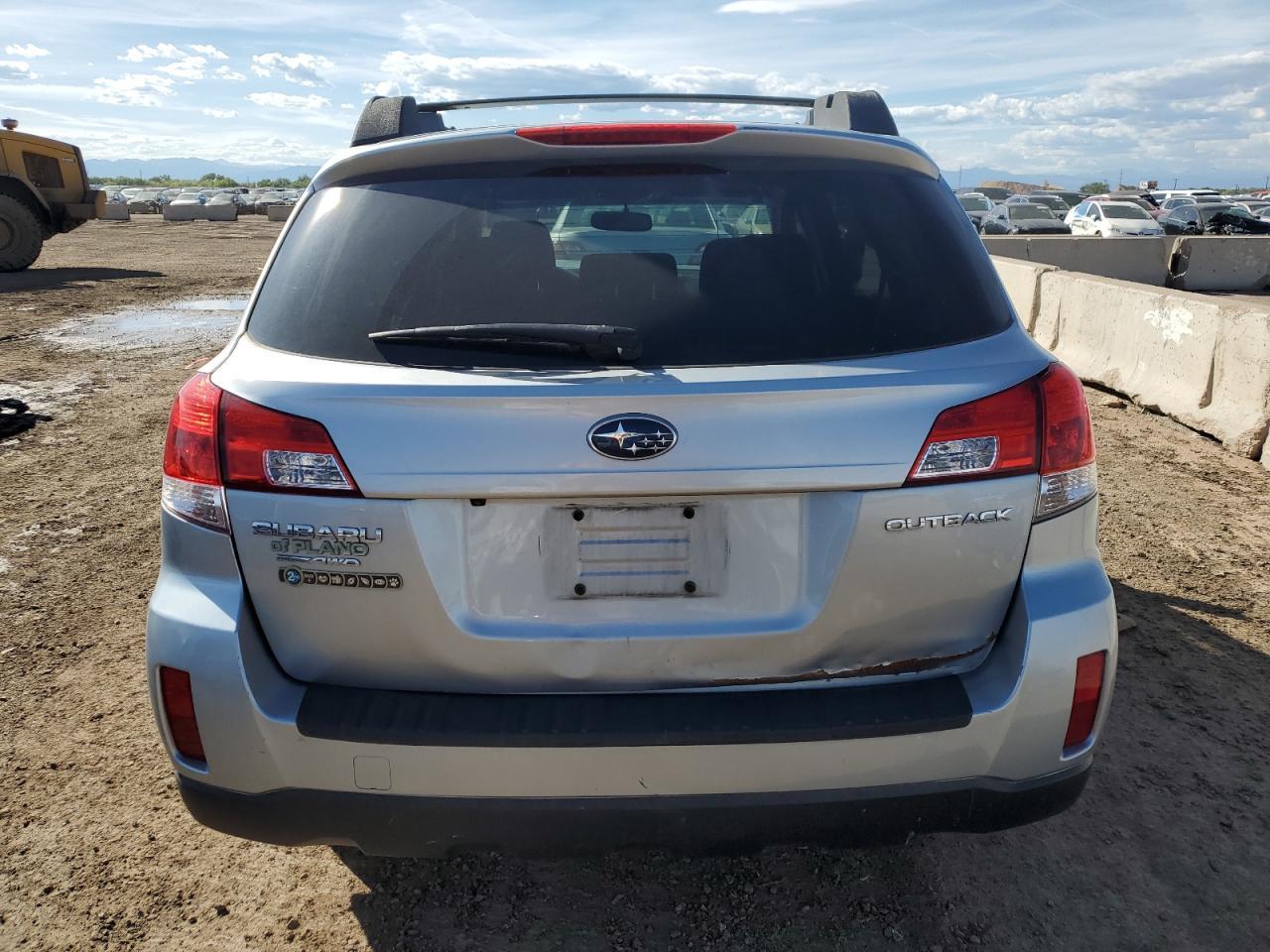 2013 Subaru Outback 2.5I Premium - Image 6