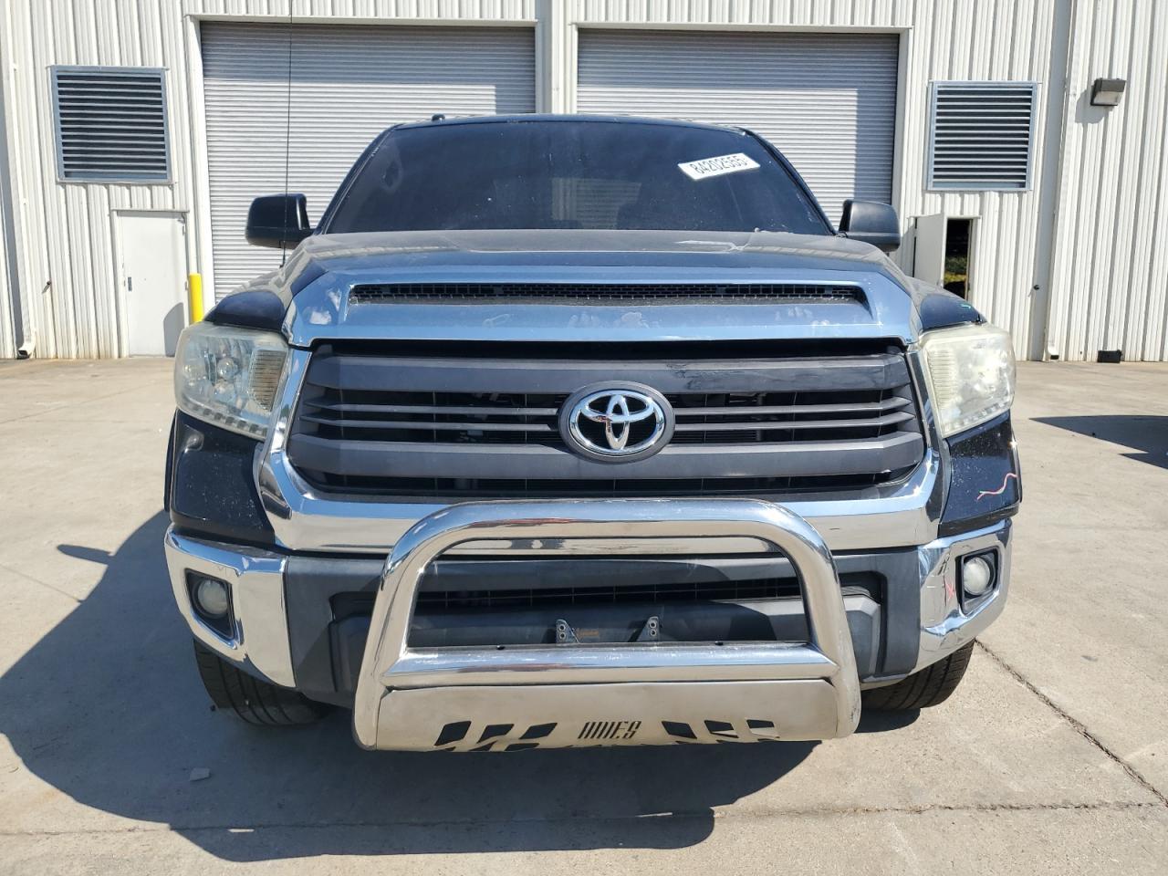 2014 Toyota Tundra Crewmax Sr5 - Image 5