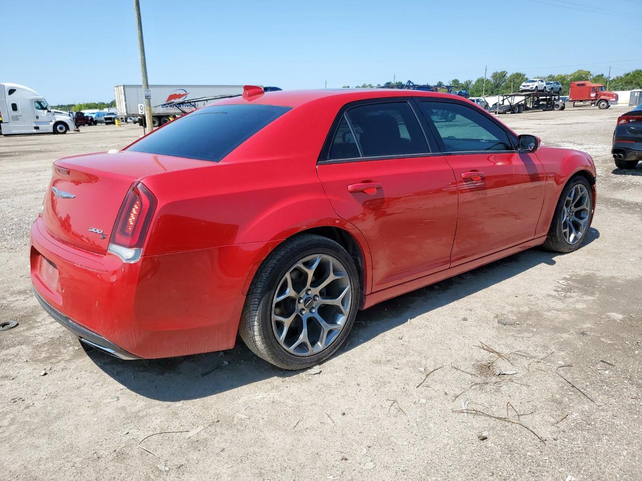 2016 Chrysler 300 S - Фото 3