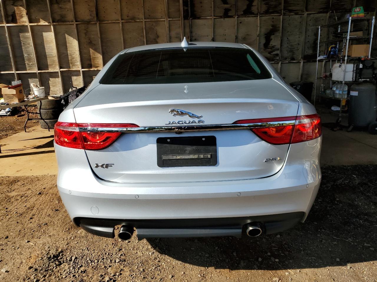 2019 Jaguar Xf Prestige - Image 6