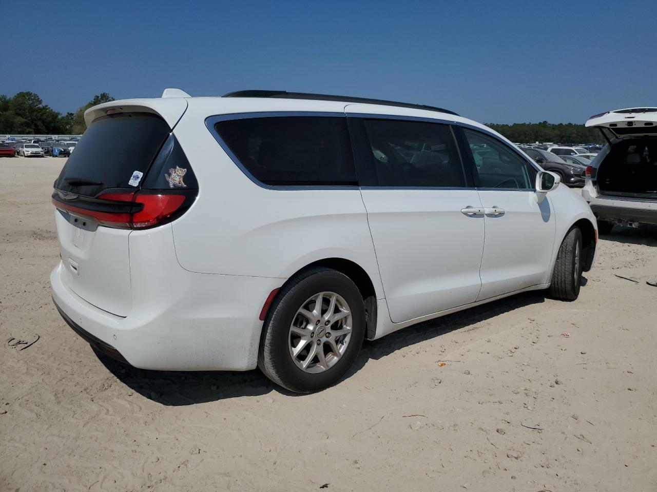 2022 Chrysler Pacifica Touring L - Фото 3