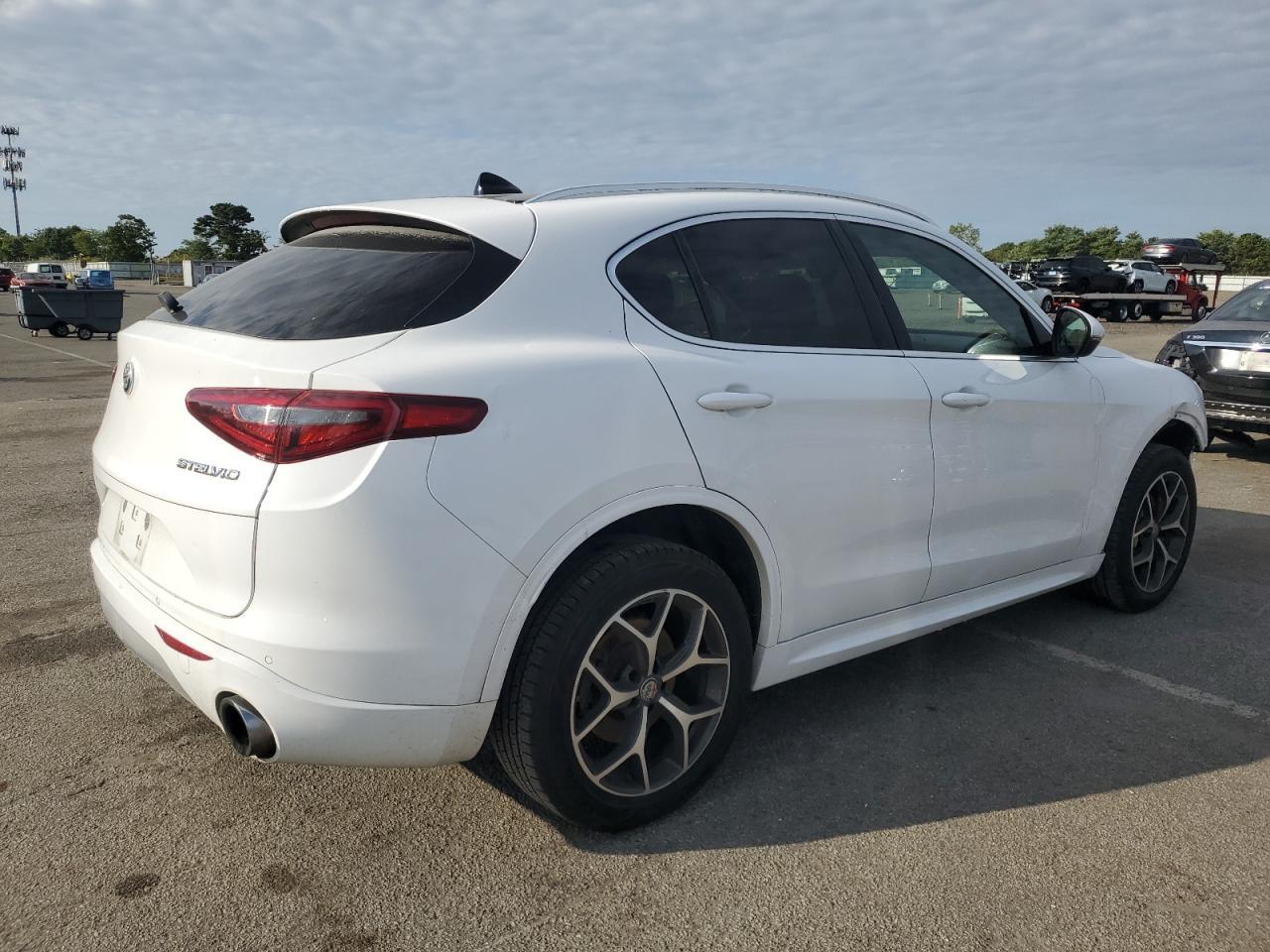 2020 Alfa Romeo Stelvio Ti - Фото 3