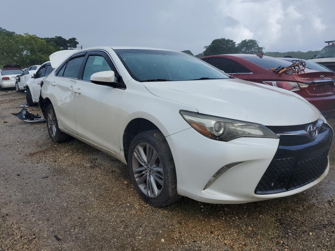 2015 Toyota Camry Le - Image 4