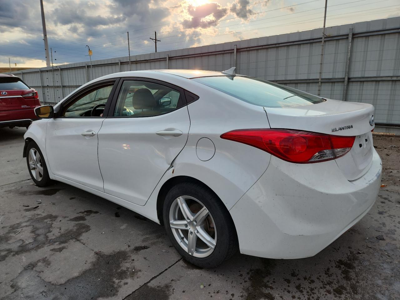 2013 Hyundai Elantra Gls - Image 2