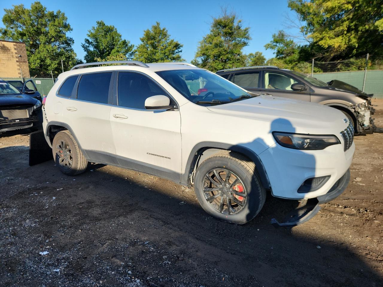 2019 Jeep Cherokee Latitude Plus - Image 4