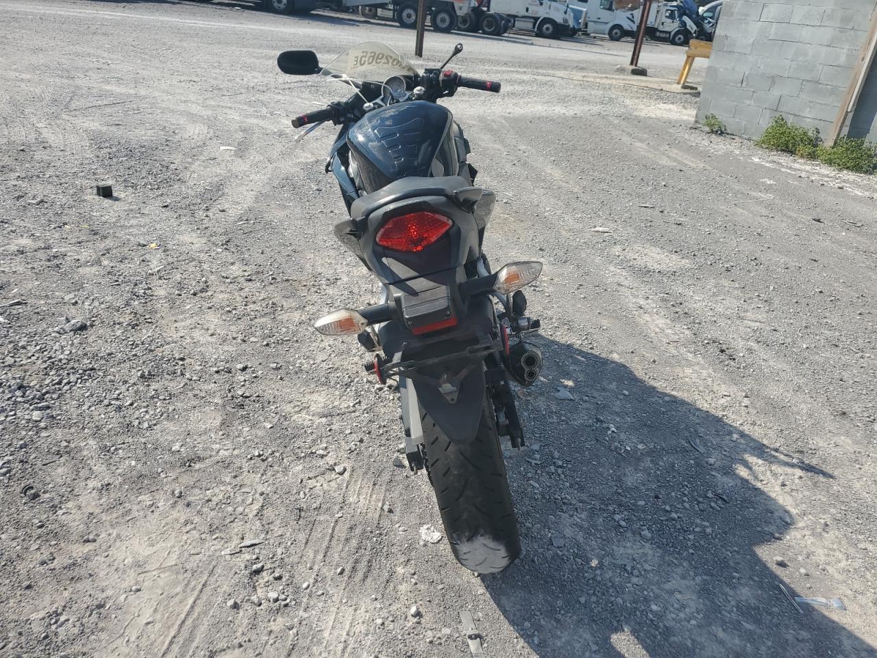 2011 Honda Cbr250 R - Фото 4