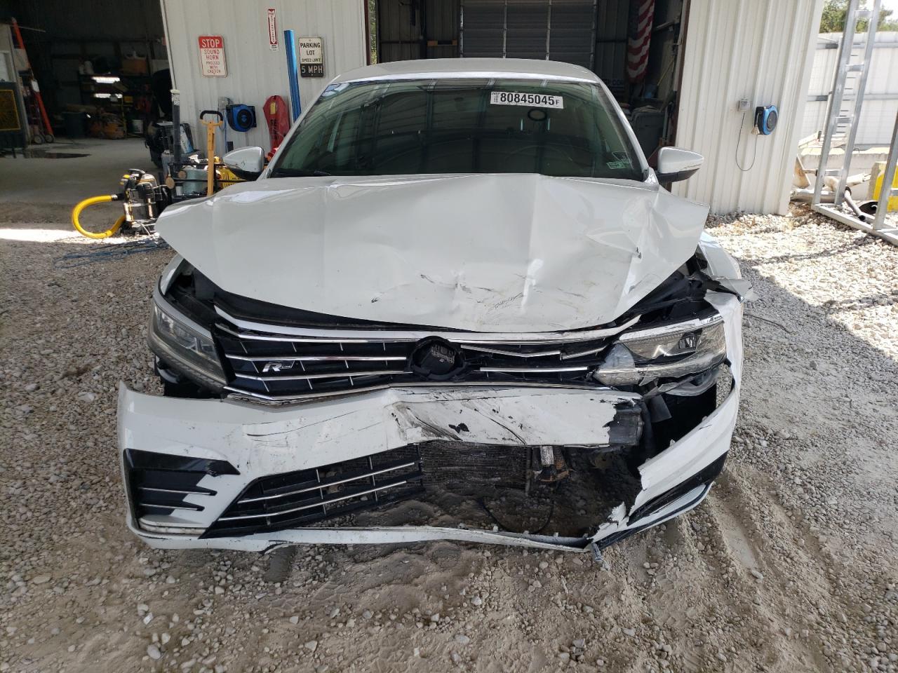 2017 Volkswagen Passat R-Line - Image 5