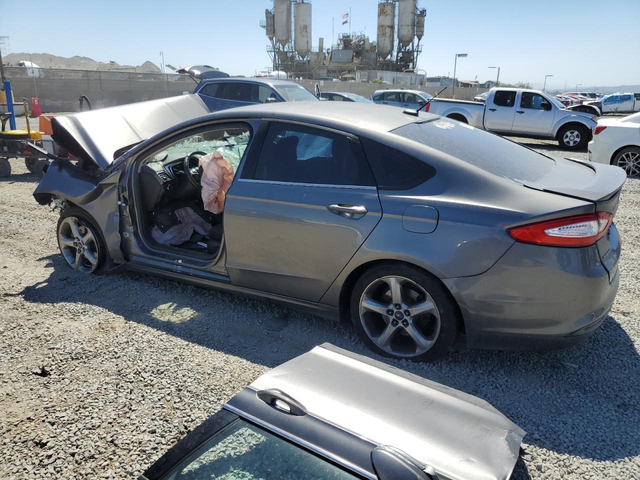 2013 Ford Fusion Se - Фото 2