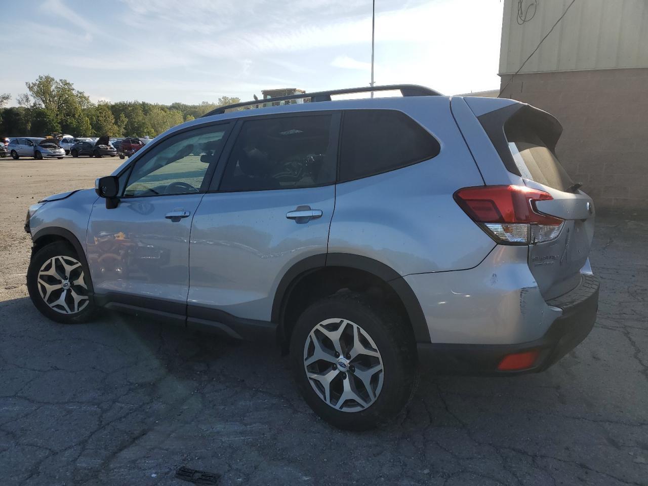 2020 Subaru Forester Premium - Image 2