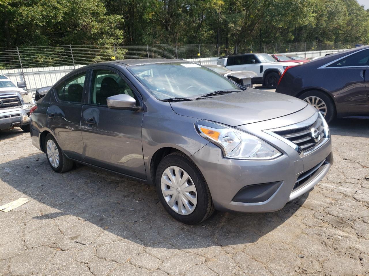 2019 Nissan Versa S - Фото 4