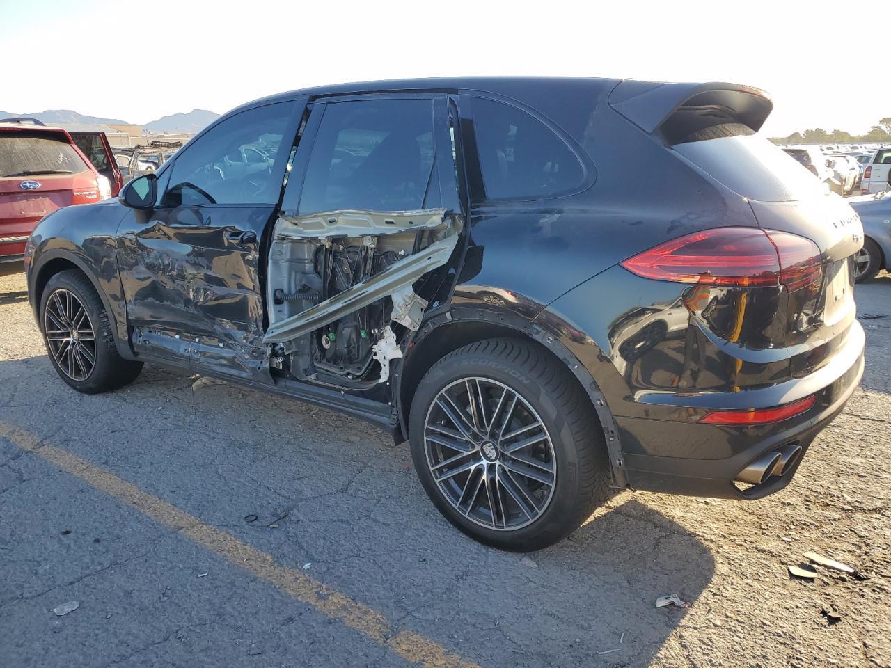 2018 Porsche Cayenne S - Фото 2