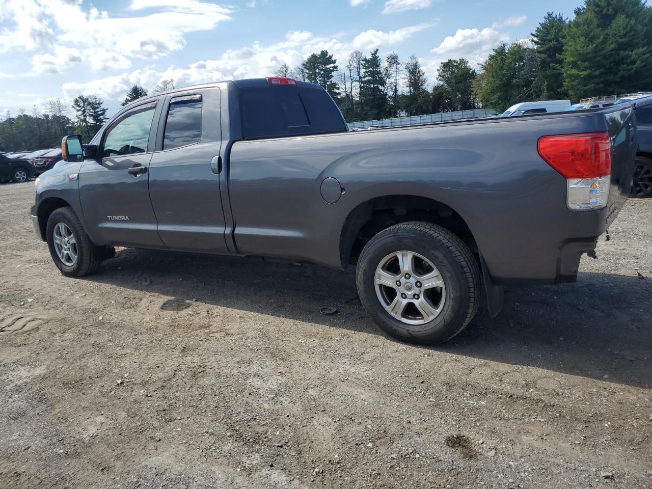 2011 Toyota Tundra Double Cab Sr5 - Фото 2