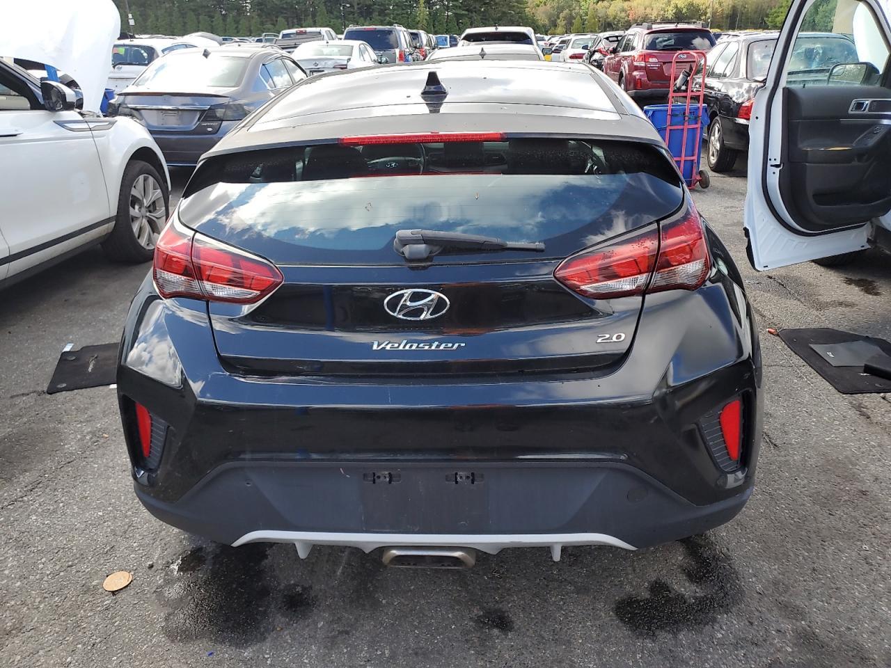 2019 Hyundai Veloster Base - Image 6