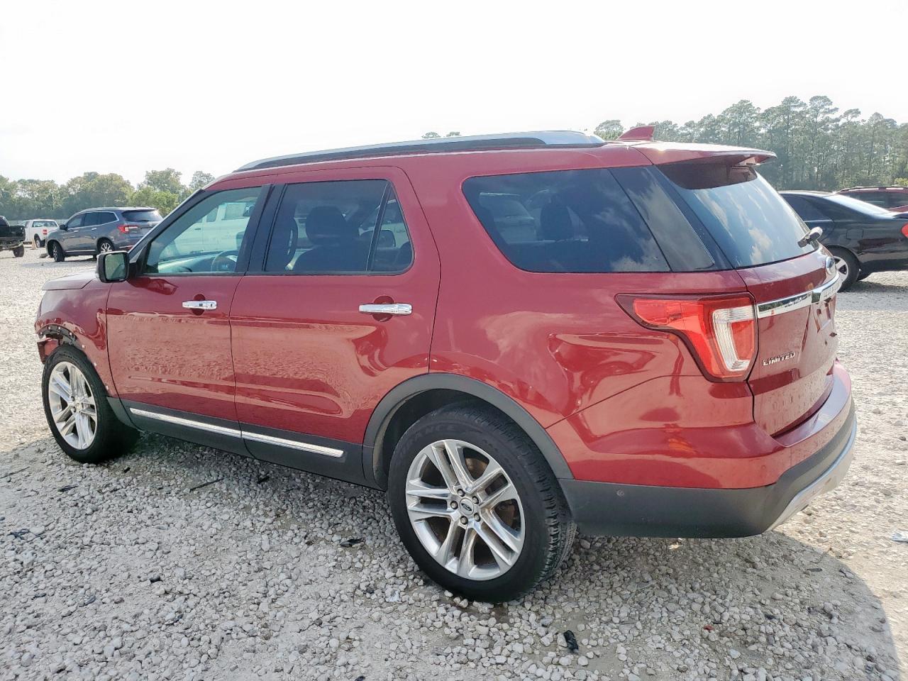 2016 Ford Explorer Limited - Image 2