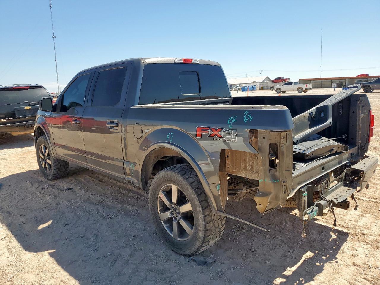 2015 Ford F150 Supercrew - Фото 2