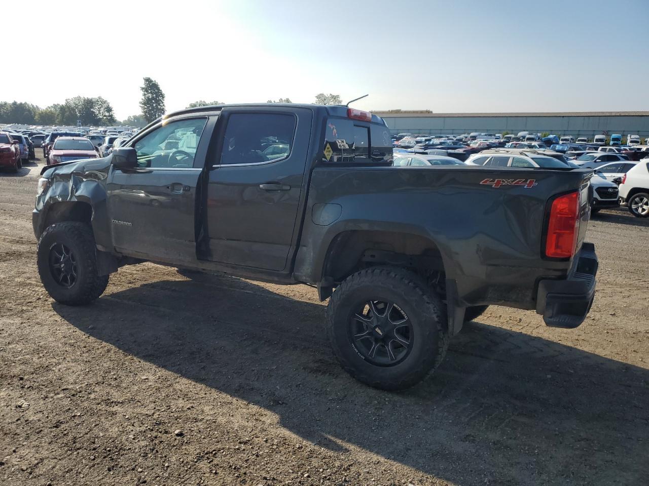 2018 Chevrolet Colorado Lt - Фото 2