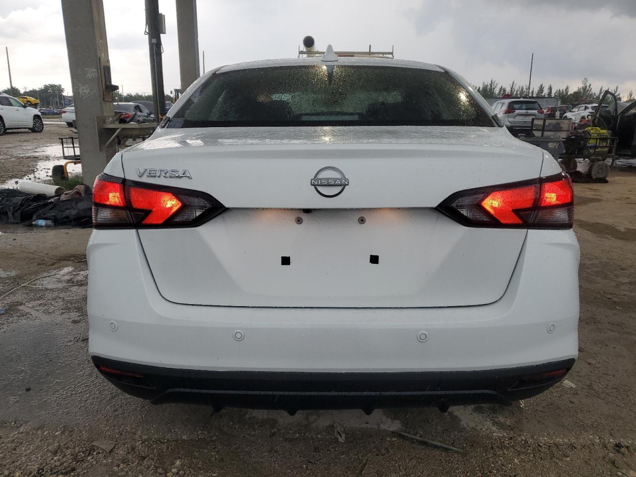 2025 Nissan Versa Sv - Image 6