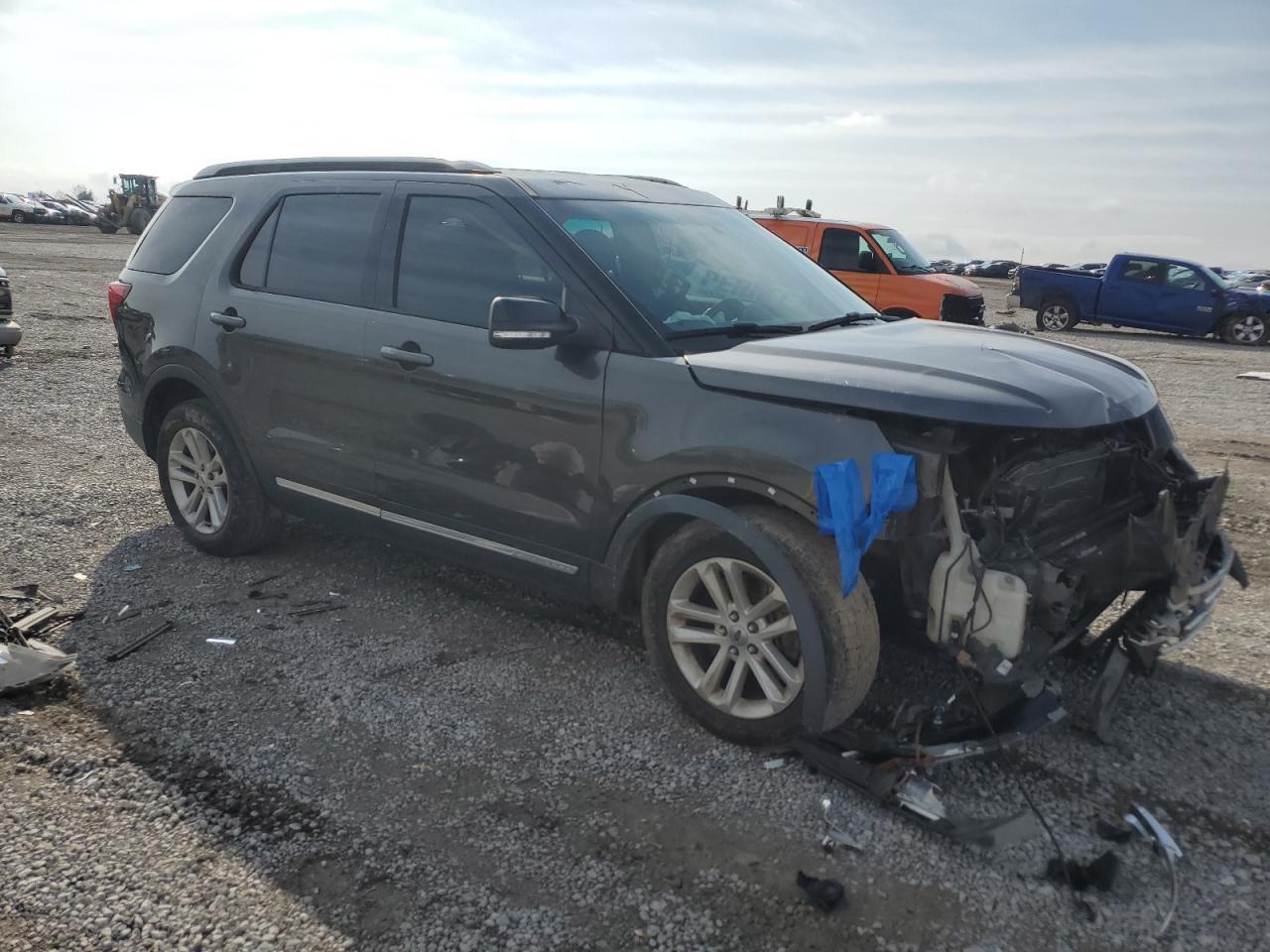 2017 Ford Explorer Xlt - Image 4