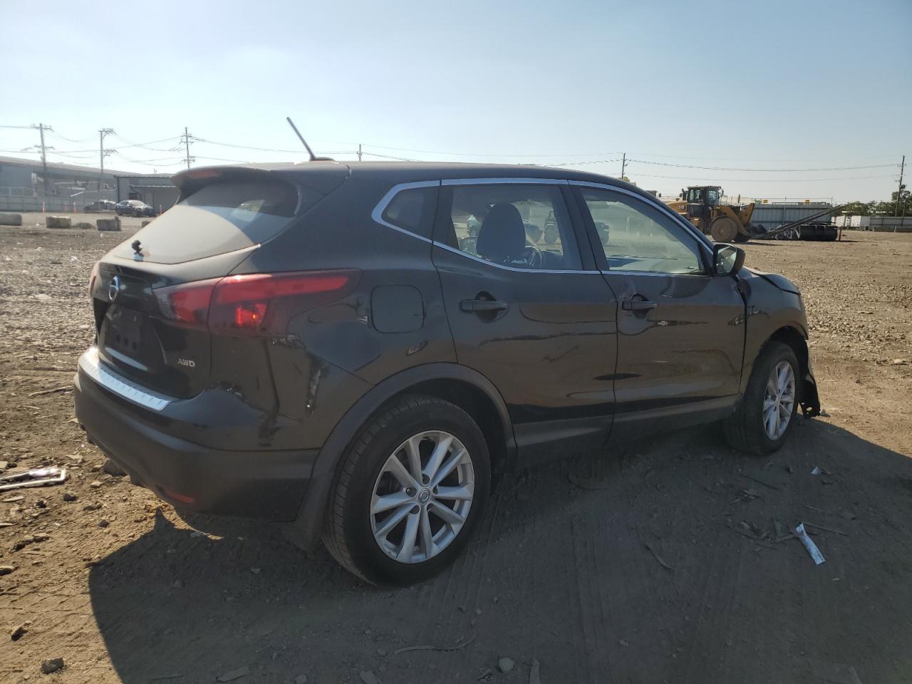 2018 Nissan Rogue Sport S - Image 3